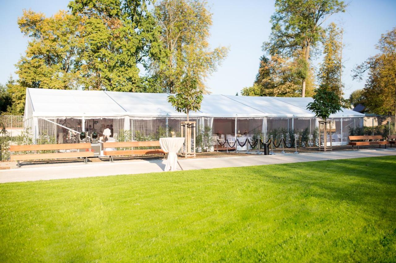 Chateau Clara Futura Dolni Brezany 外观 照片