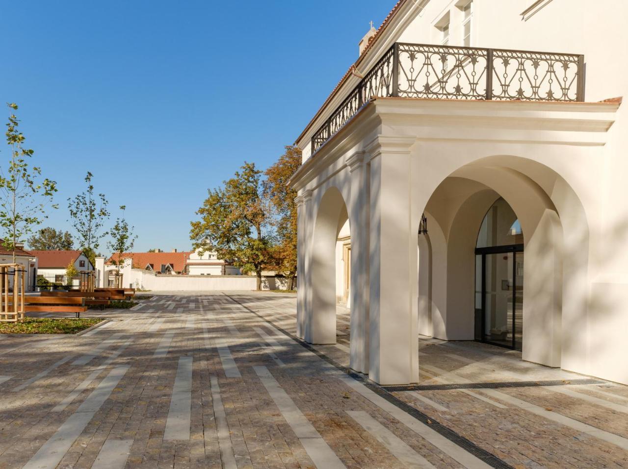 Chateau Clara Futura Dolni Brezany 外观 照片