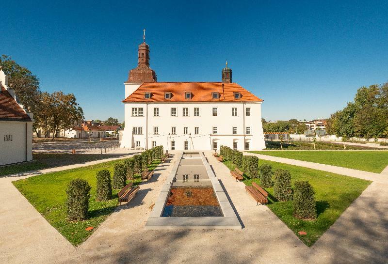 Chateau Clara Futura Dolni Brezany 外观 照片